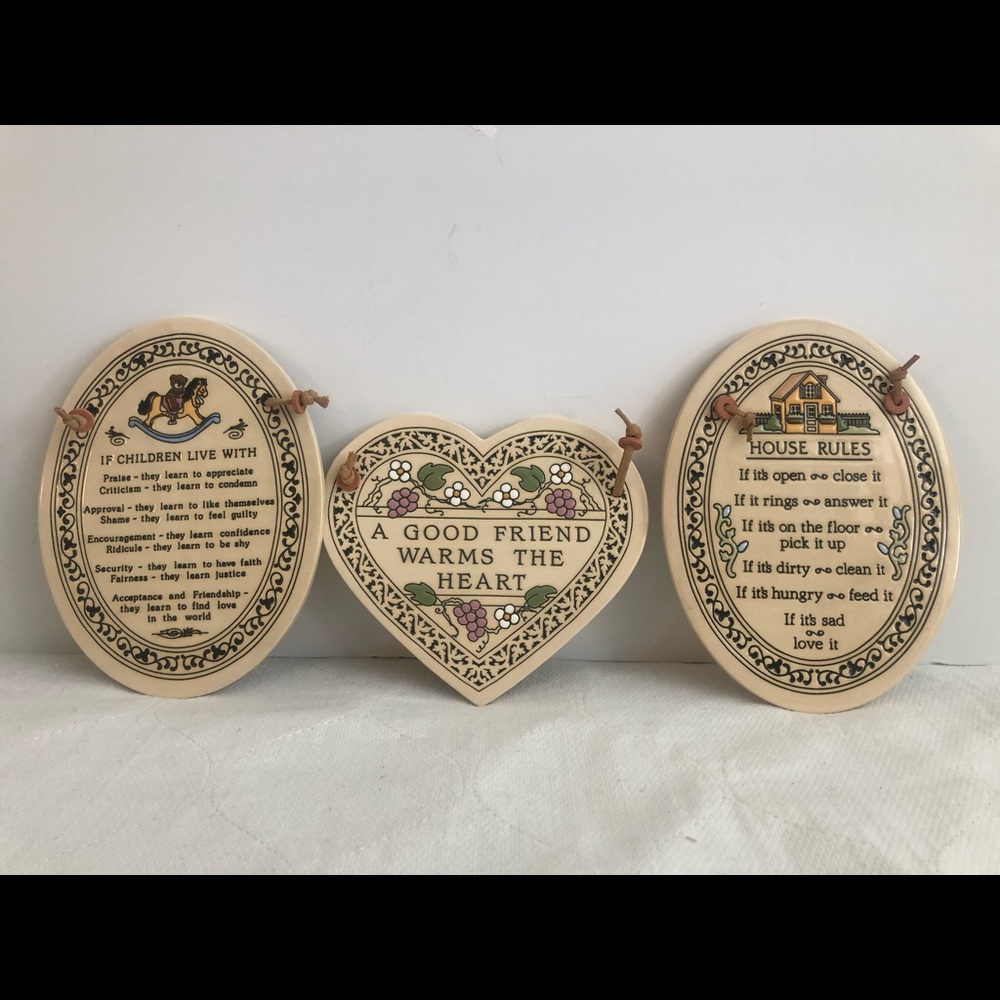 GENIUNE TRINITY POTTERY WISCONSIN PLAQUE